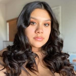 Meet your Posher, Daniela